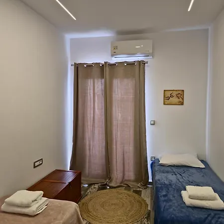 Gem Luxury شقة ثيرا