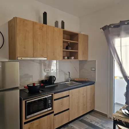 Gem Luxury Apartment Fira (Santorini)