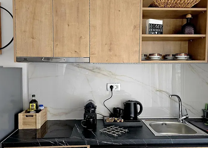 Gem Luxury Fira (Santorini)